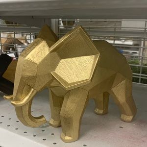 Elephant that is gold